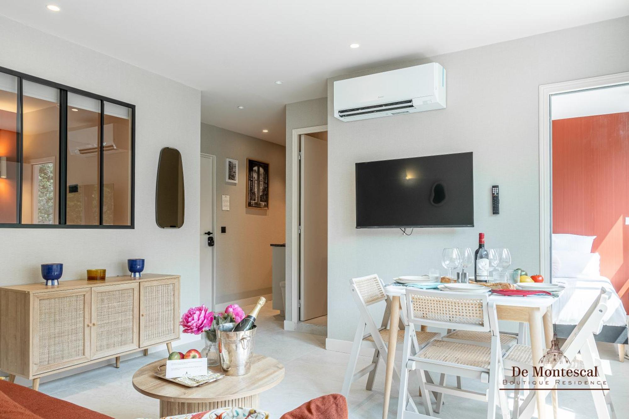 De Montescal - Hot Tub And Ac Cosy Apartment A Prime Location 40M2 Paris Exterior photo